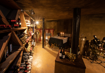 Selinda Camp Selinda Camp: Weinkeller