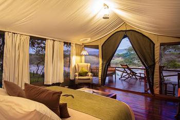 Karen Blixen Camp: Luxury Tent - Interieur