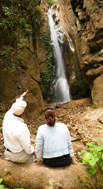 Mbali Mbali Gombe Lodge: Wasserfall