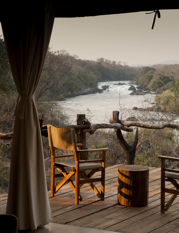 Mkulumadzi Lodge: Blick auf den Shire River