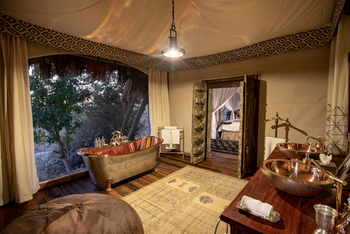 Selinda Suite: Gästebad mit Kupferwanne