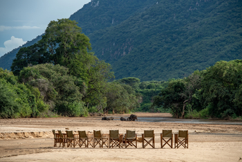 Wayo Manyara Green Camp: Boma im Flussbett
