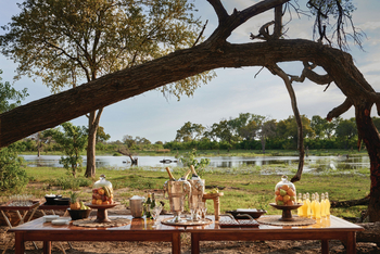 Belmond Khwai River Lodge: Sun Downer
