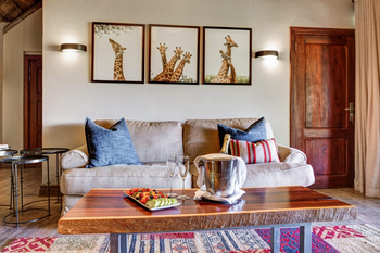 Ilala Lodge: Strathearn Suite - Sofa