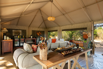 Ingwe Pan Camp: Lounge und Bar