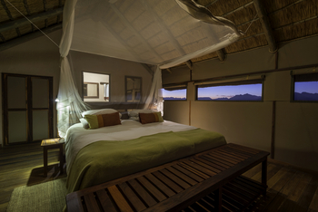 Kulala Desert Lodge: Innenbereich der Gästezelte