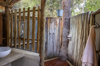 Mashatu Tent Camp: Bucket Shower