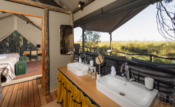 Shinde Footsteps Shinde Footsteps: Doppelwaschtisch