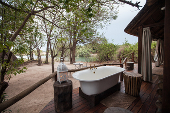 Sindabezi Island Camp: Honeymoon Chalet