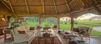 Sirikoi Lodge Sirikoi Lodge: Veranda im Hauptgebäude