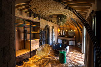 Bisate Lodge: Zugang zum Bad