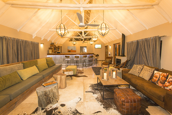 Kalahari Game Lodge Kalahari Game Lodge: Lounge und Bar