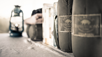 Beagle Expeditions: Wasserflaschen und Laterne