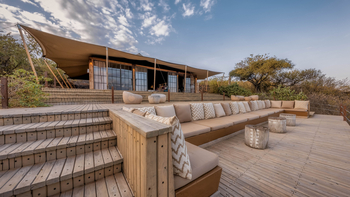 Elewana Lodo Springs: Terasse mit zwei Ebenen