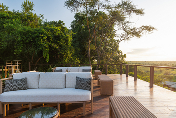 Elewana Serengeti Migration Camp: Lounge in der Abendsonne
