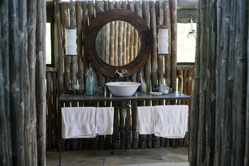 Richard's River Camp: Gästebad