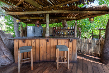 Saguni Safari Lodge Saguni Safari Lodge: Top Bar