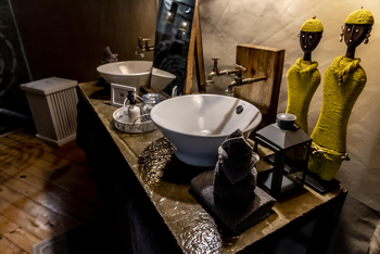 Tlouwana Camp Tlouwana Camp: Waschbecken im Badezimmer