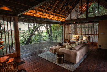 Chitabe Camp: In der Bibliothek