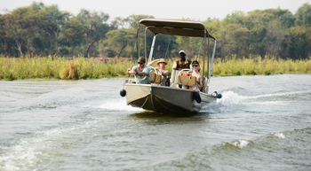 Sausage Tree Camp: Motorbootexkursion