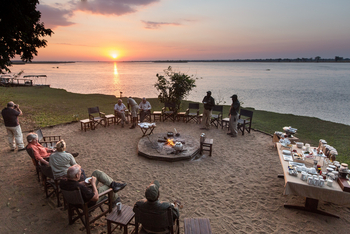 Chiawa Camp: Frühstück bei Sonnenaufgang