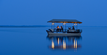 Old Mondoro Camp: Privates Flussdinner