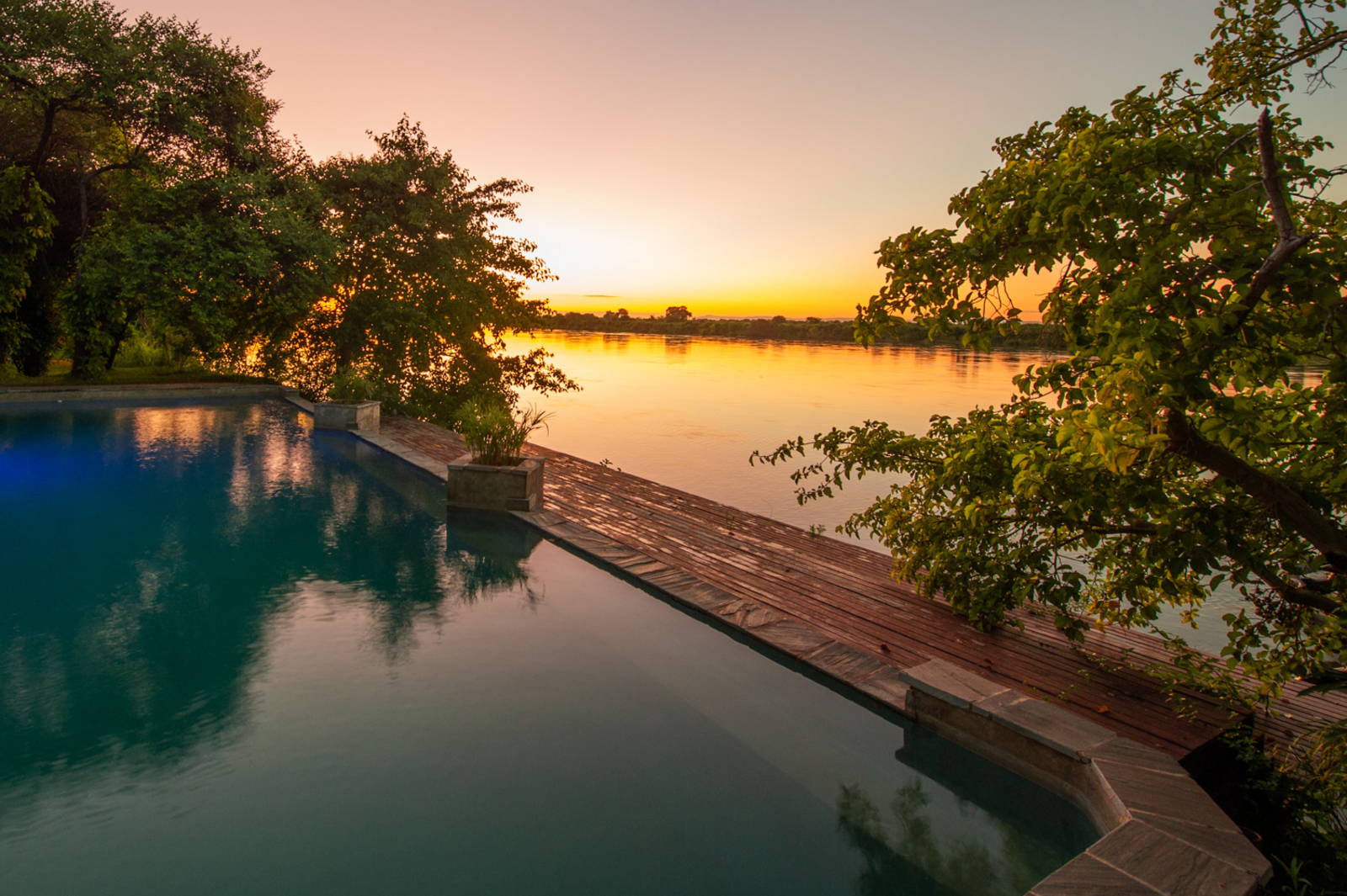 Kanyemba Lodge Kanyemba Lodge: Pool bei Sonnenaufgang