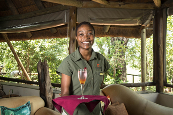 Muchenje Safari Lodge: Service