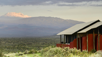 Shu'mata Camp: Gästechalet vor dem Kilimanjaro