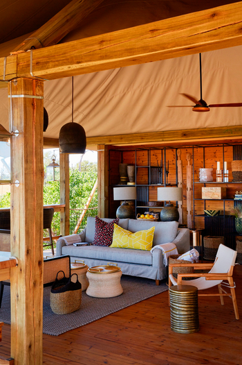 Tuludi Camp: Offene Lounge