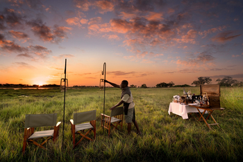 Atzaro Okavango Camp: Vorbereitung für den Sundowner