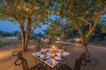 Bera Safari Lodge: Restaurant