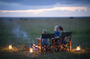 Elewana Lodo Springs: Familie am Lagerfeuer