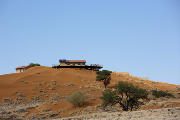 Namib Dune Star Camp Namib Dune Star Camp: Lage auf einem Dünengipfel