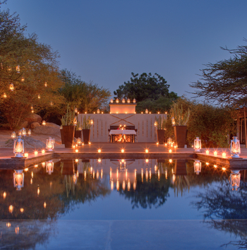 Sujan Jawai: Laternen am Pool