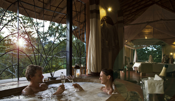 Tongole Wilderness Lodge: Schaumbad