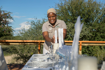 Dinaka Lodge: Vorbereitung fürs Dinner