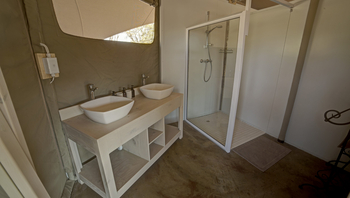 Malansrus Tented Camp Malansrus Tented Camp: Dusche und Waschbecken