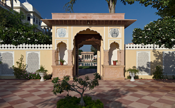 Nahargarh: Swimming Pool Courtyard Entrance