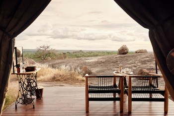 Sanctuary Kichakani Serengeti Camp Sanctuary Kichakani Serengeti Camp: Veranda mit Ausblick