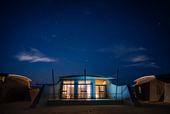 The Desert Grace: Bungalow unter Sternen