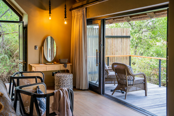 Thornybush Game Lodge: Sessel in der Suite