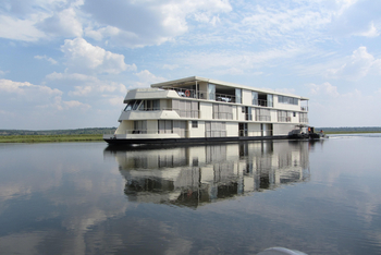 Zambezi Queen Zambezi Queen: Exterior
