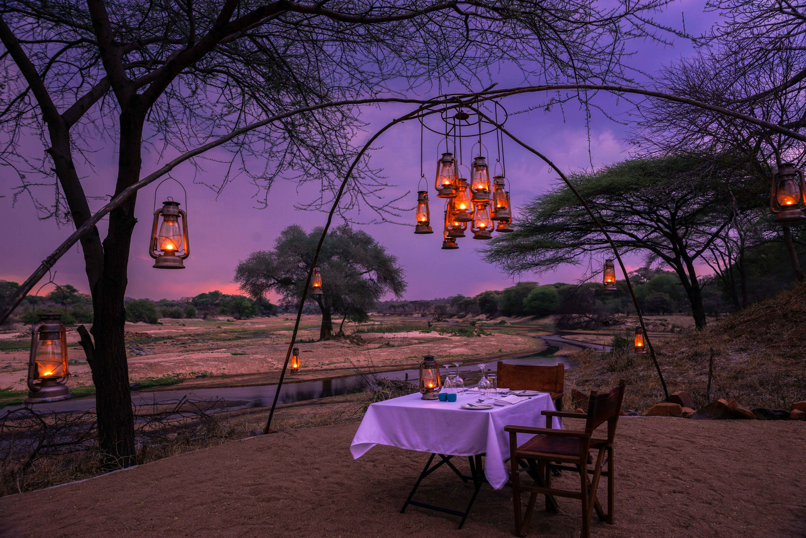 Asanja Ndembo Asanja Ndembo: Laternen-Dinner