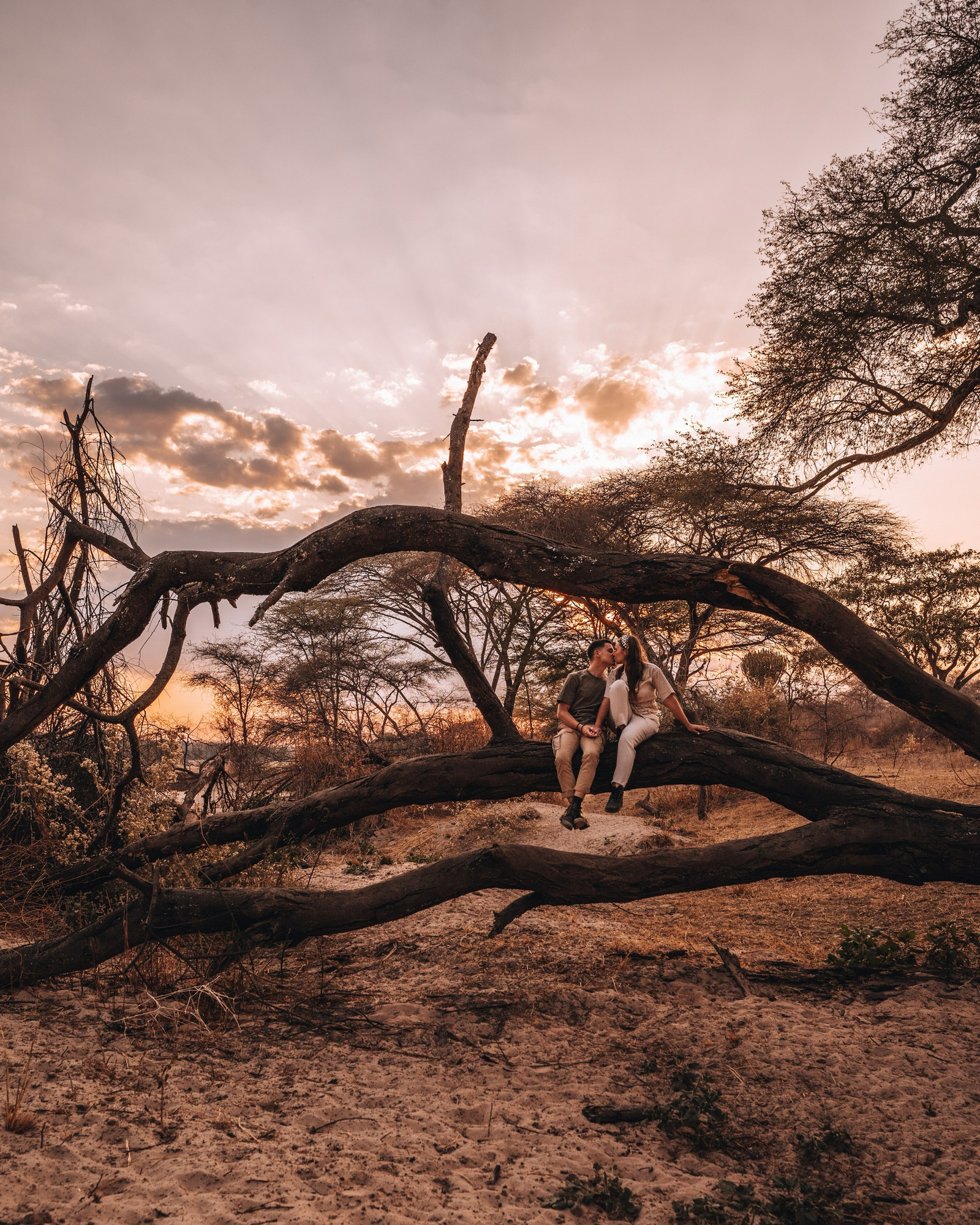 Asanja Ndembo Asanja Ndembo: Privater Moment