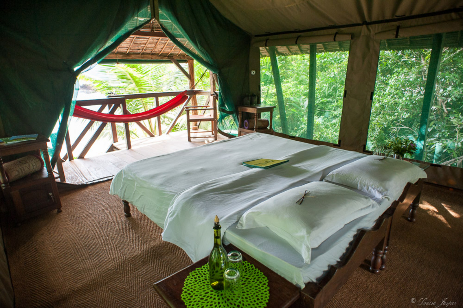Masoala Forest Lodge Masoala Forest Lodge: Doppelbett mit Aussicht