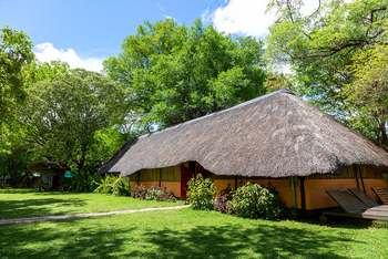 Ndhovu Safari Lodge: Haupthaus
