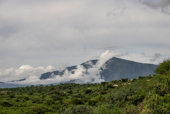 Shompole Wilderness Lodge: Lage am Berg