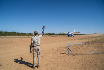 Somalisa Acacia Camp Somalisa Acacia Camp: Am Airstrip