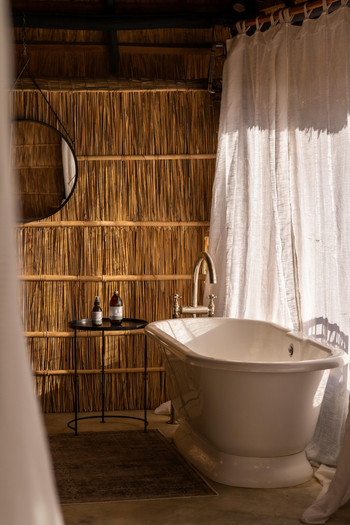 Time + Tide Mchenja Camp Time + Tide Mchenja Camp: Badewanne